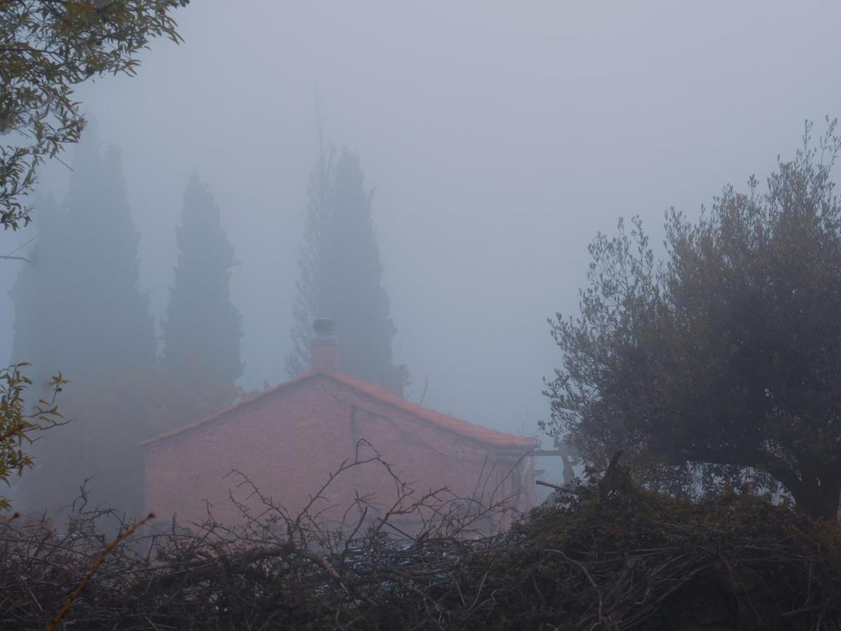 Vintage Stone-Built Country Cottage In Richea Kouloureika Экстерьер фото