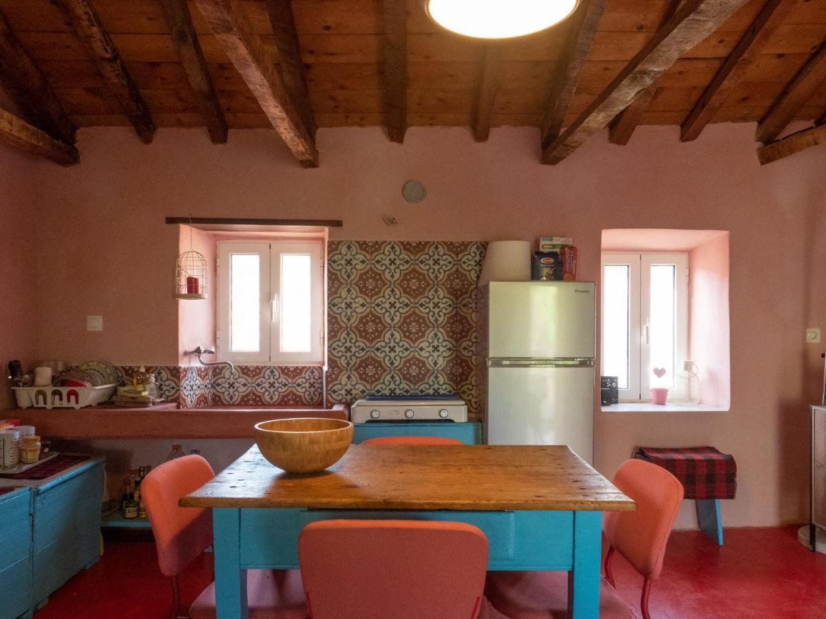 Vintage Stone-Built Country Cottage In Richea Kouloureika Экстерьер фото