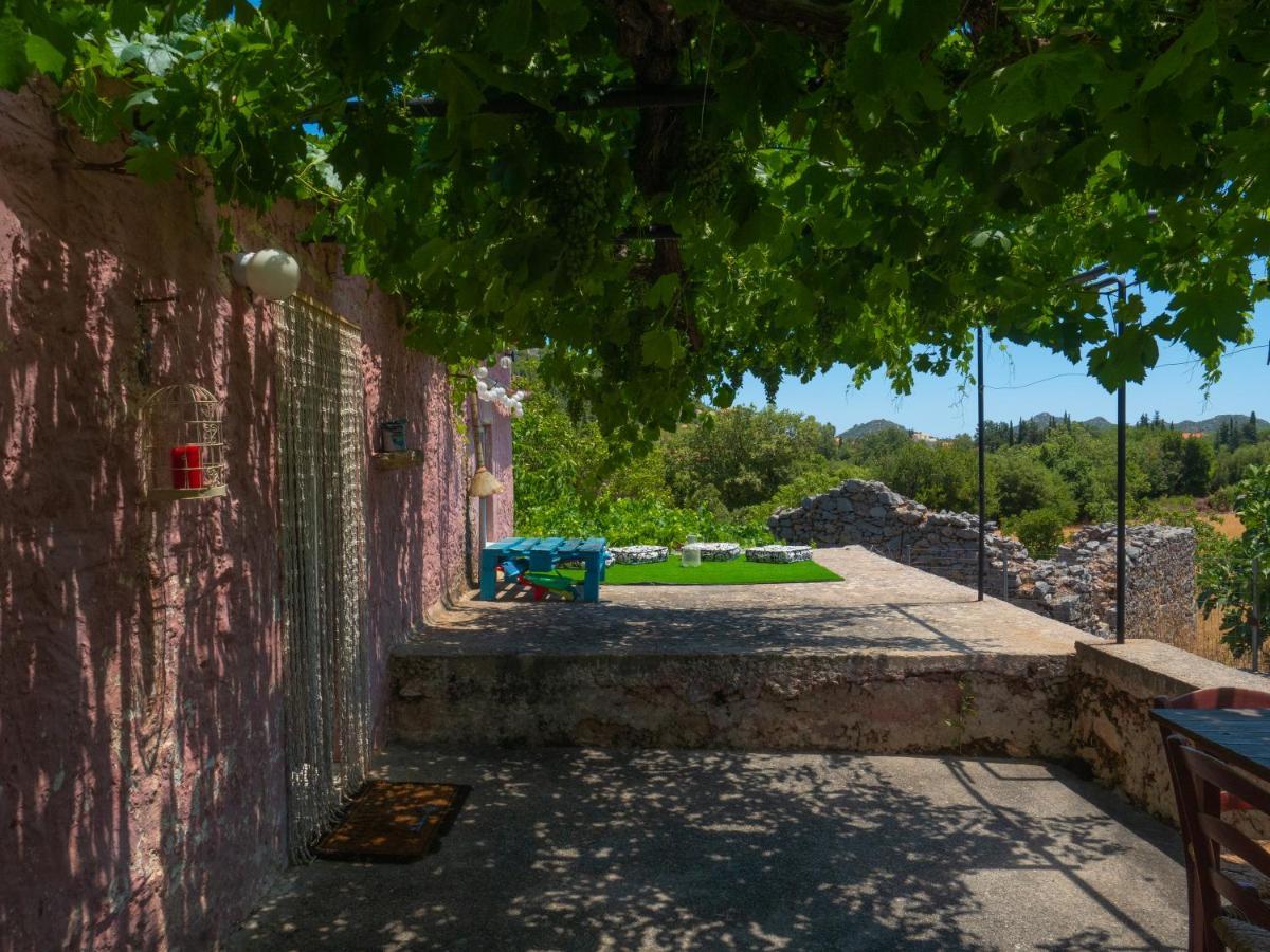 Vintage Stone-Built Country Cottage In Richea Kouloureika Экстерьер фото