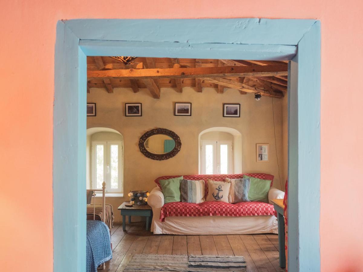 Vintage Stone-Built Country Cottage In Richea Kouloureika Экстерьер фото